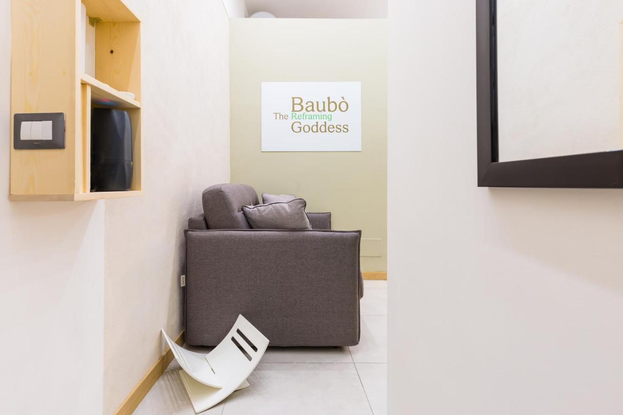Baubo Sulla Via Dei Presepi By Napoliapartments Luaran gambar